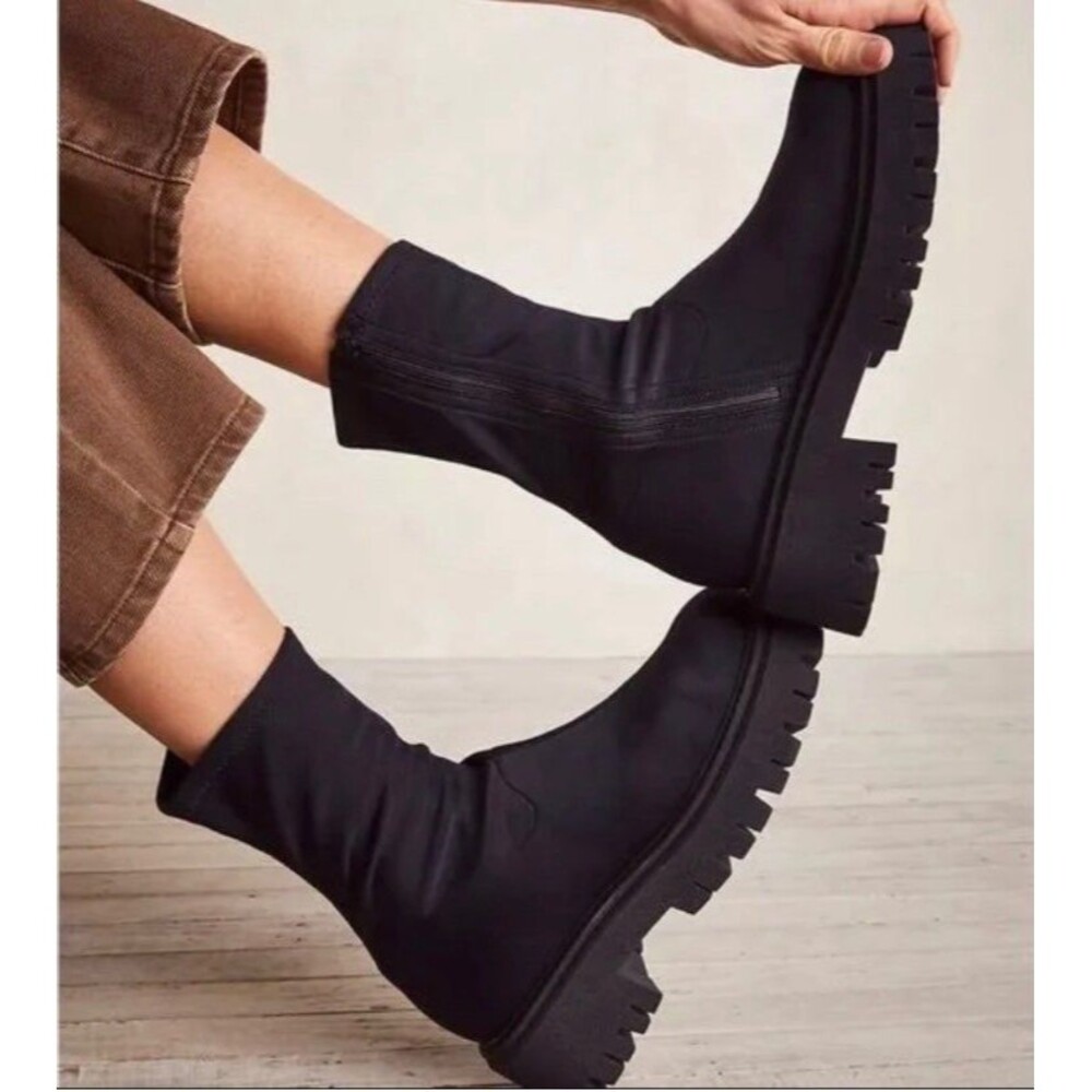 New Free People Super Chunky Lug Sole Boots NWOT